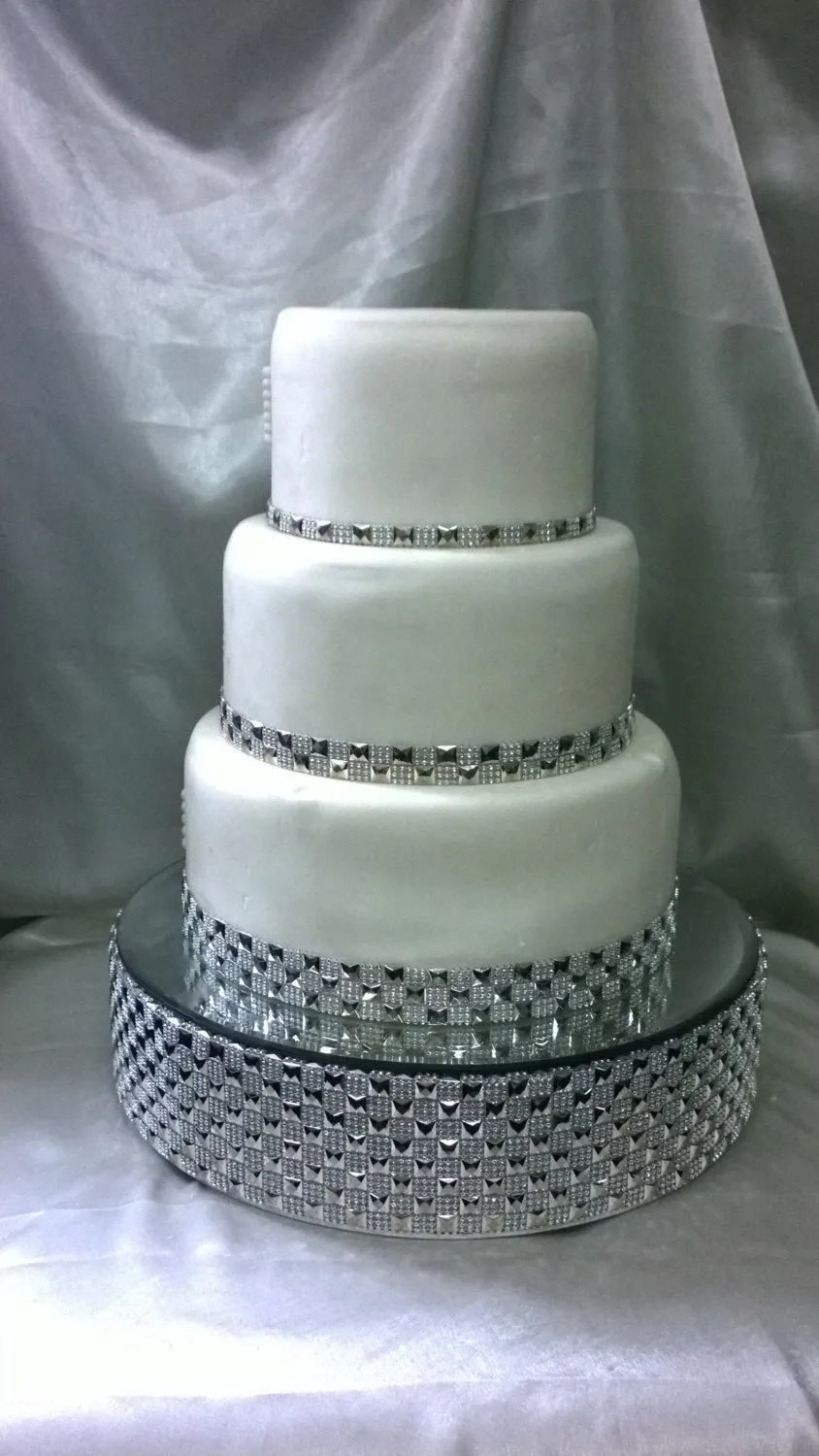 Diamante stud Crystal effect cake    3m free Diamante Trim round or square all sizes