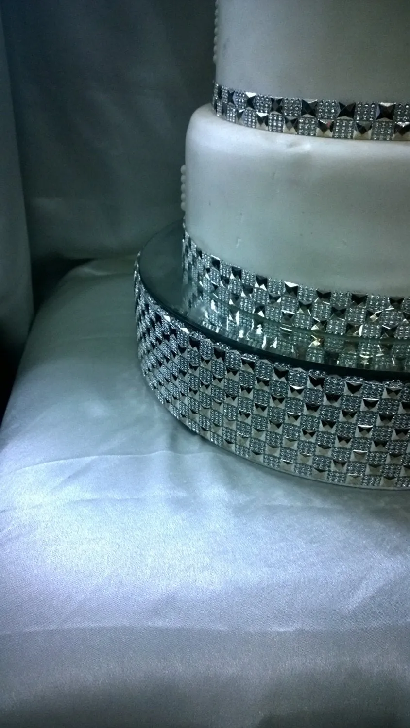 Diamante stud Crystal effect cake    3m free Diamante Trim round or square all sizes