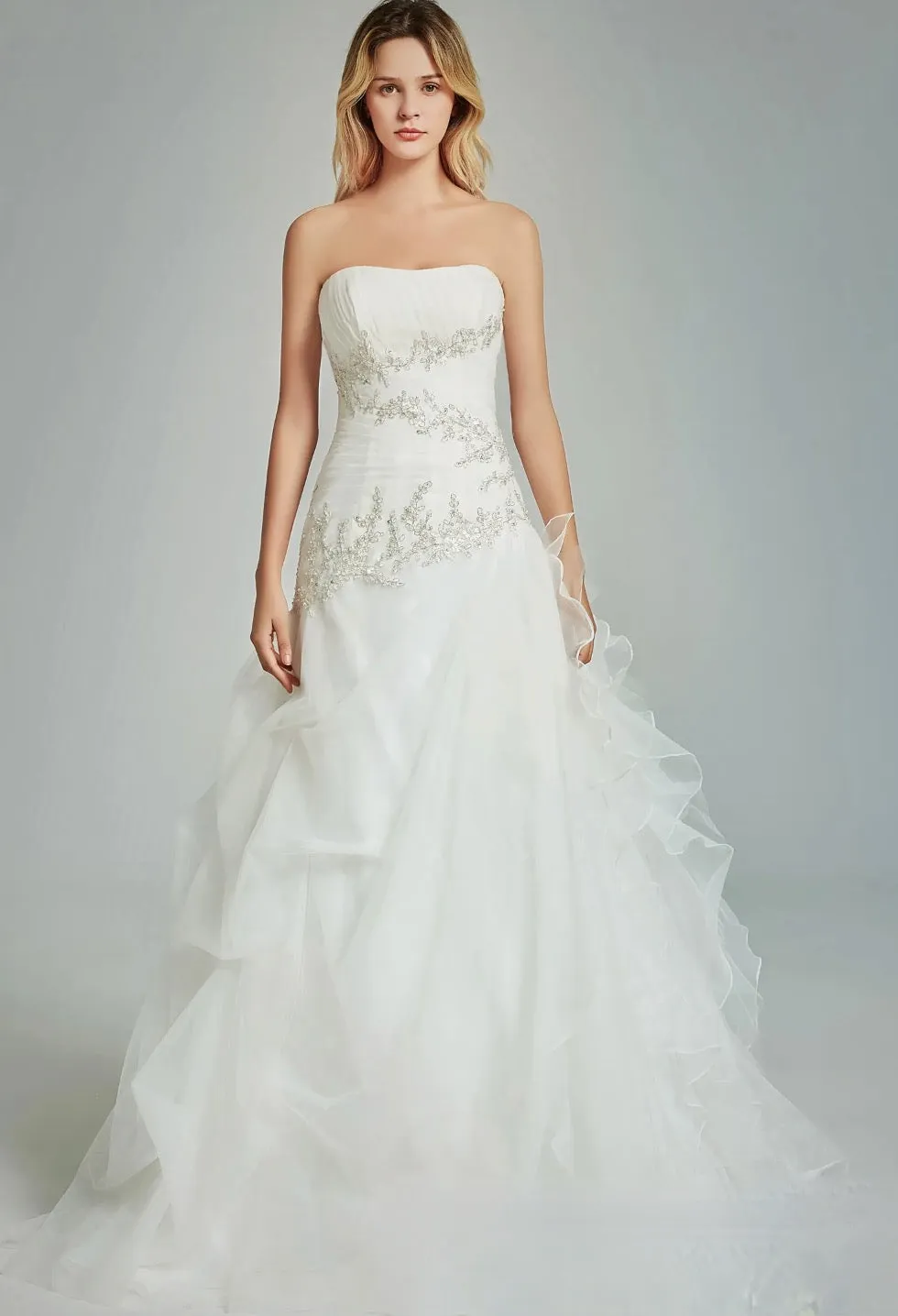 Strapless Pleating Wedding Dress With Ruffled Skirt